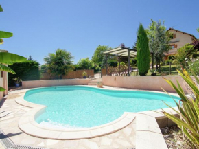 Comfortable holiday home with private swimming pool plenty of space and privacy